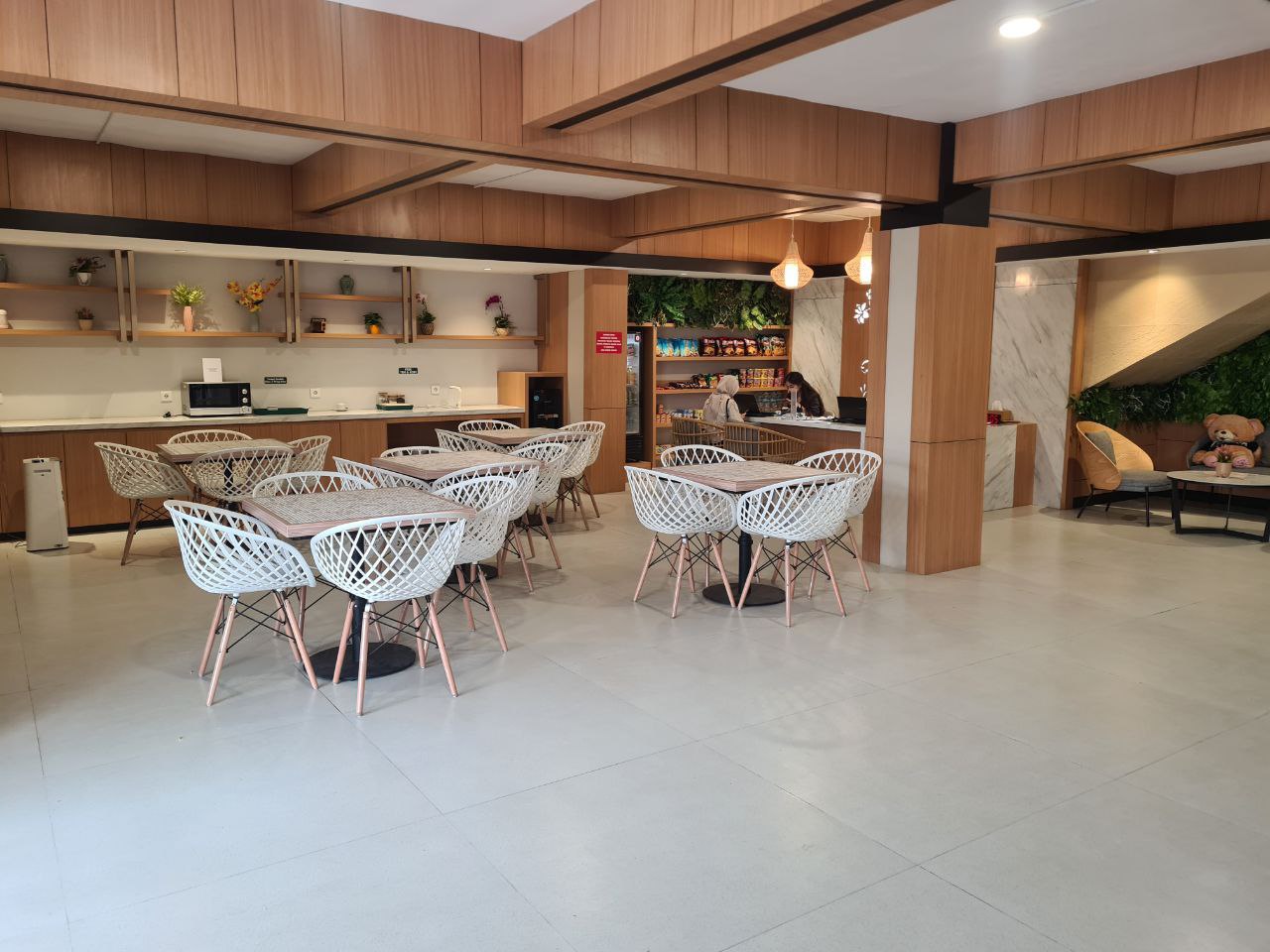 Lobby Botanic Belatuk Hotel Samarinda — hotel hidden gem terbaik